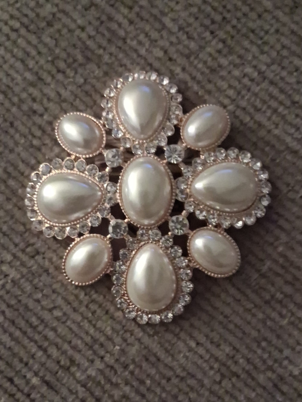 Pearl & Crystal Floral Statement Brooch - White Pearls